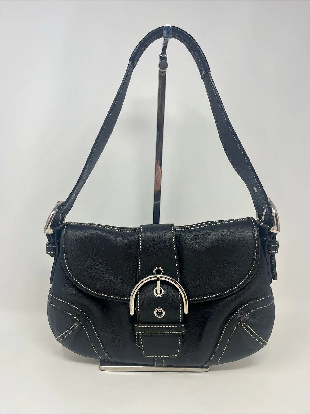 Coach Soho Buckle Flap Shoulder Bag Leather Shoulder Bag in Black